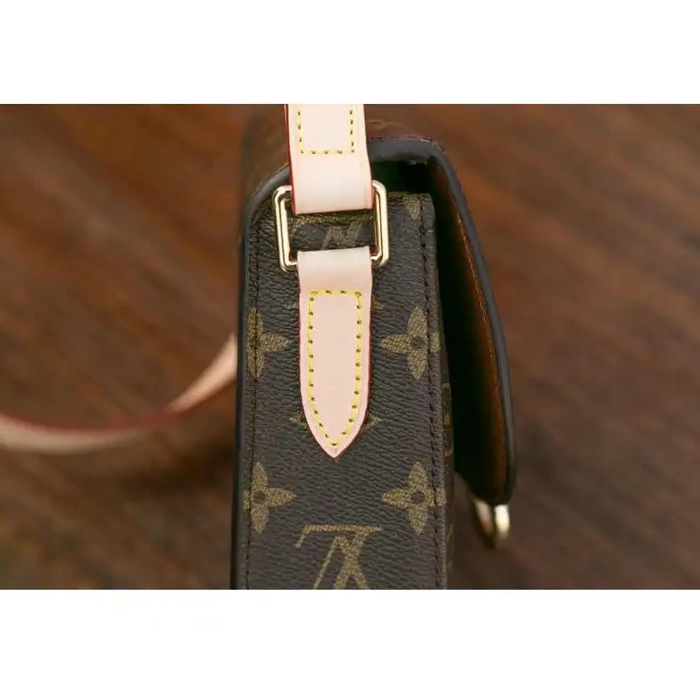 LV 19T1L0027 Bags 0523